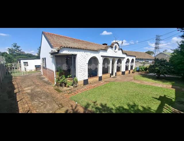 5 BEDROOM HOUSE FOR SALE IN MANOR